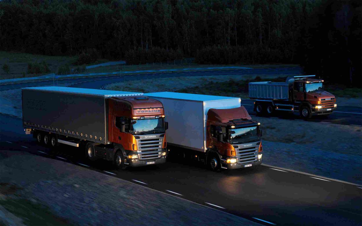 http://bclexpeditii.ro/wp-content/uploads/2015/09/Three-orange-Scania-trucks-1200x750.jpg